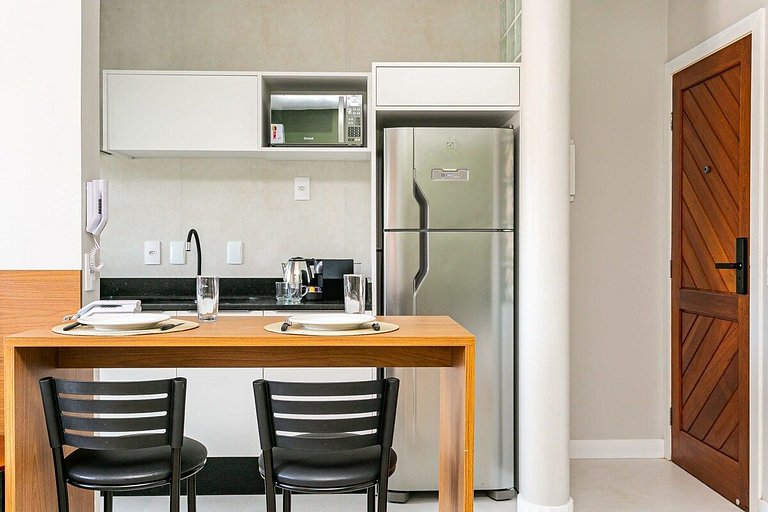 Estúdio completo a 50 m da praia | Ingleses