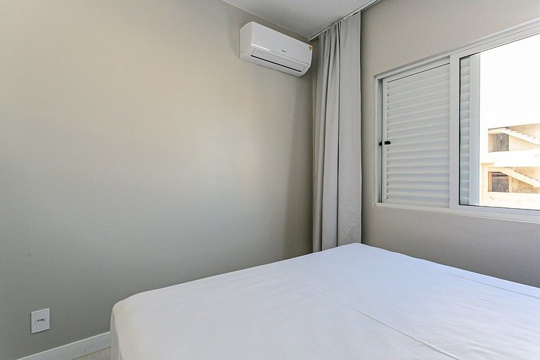 Apto 2 quartos a 50m da praia | Ingleses