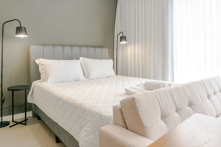 Estúdio completo próx. ao shopping | Centro