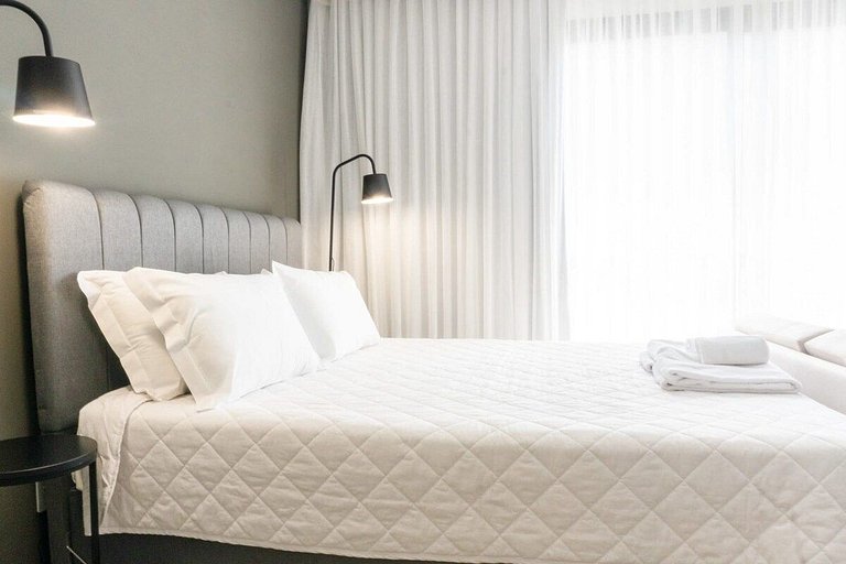 Estúdio completo próx. ao shopping | Centro