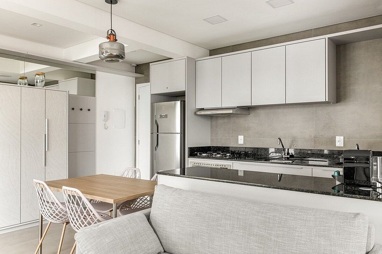 Estúdio completo próx. ao shopping | Centro