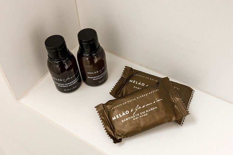 Estúdio completo próx. ao shopping | Centro