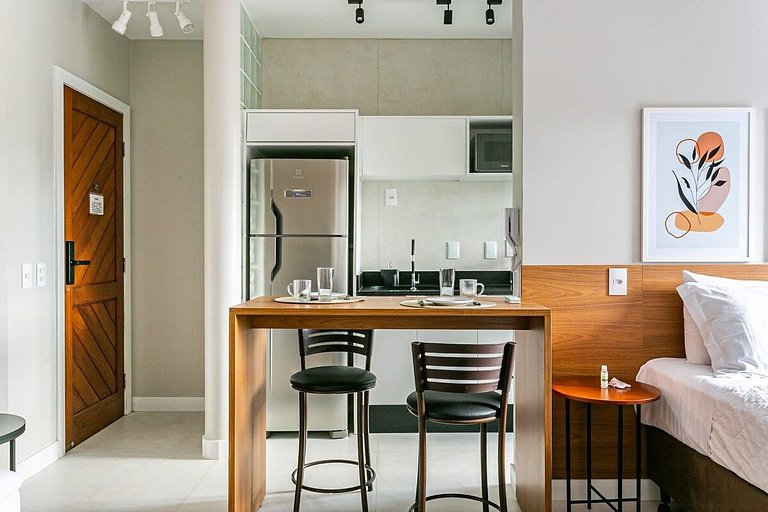 Estúdio completo a passos da praia | Ingleses