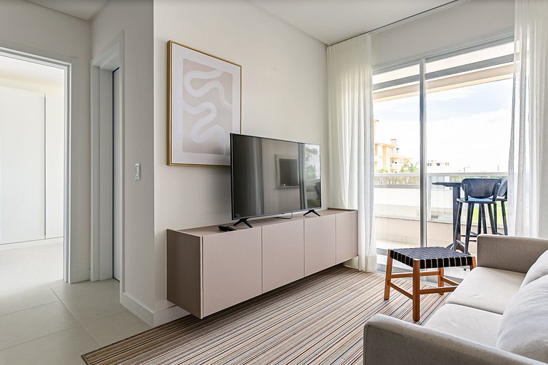 Apto 1Dorm, Churrasqueira e varanda, 200m da praia