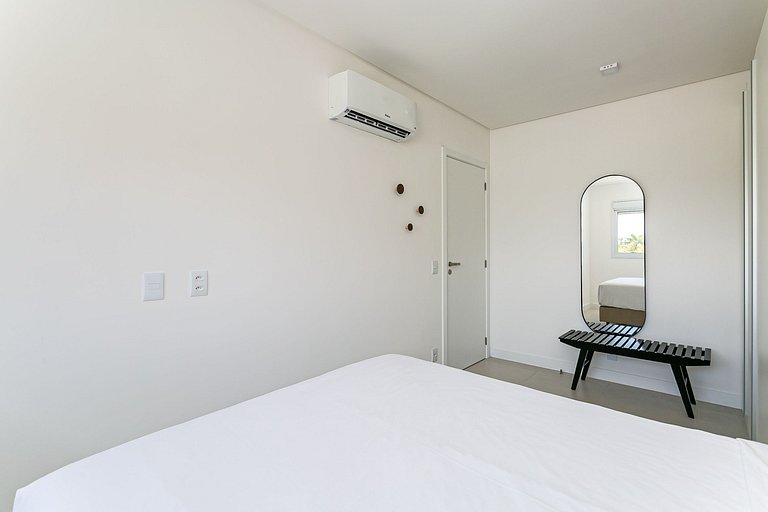 Apto 1Dorm, Churrasqueira e varanda, 200m da praia
