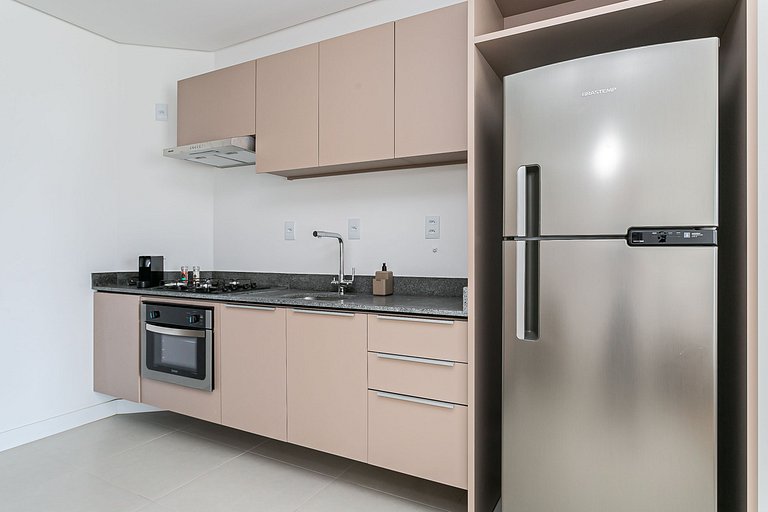 Apto 1Dorm, Churrasqueira e varanda, 200m da praia