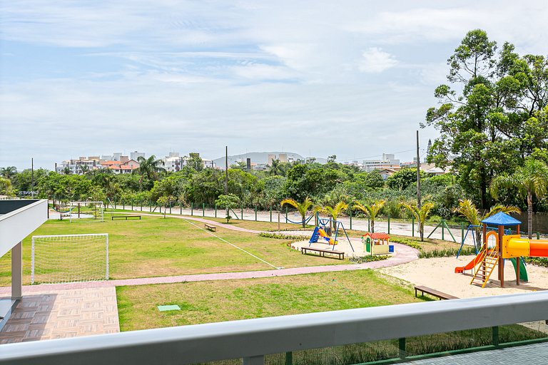 Apto 1 com churrasqueira a 200 m da praia