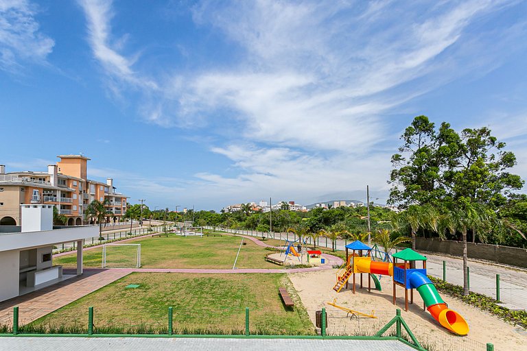 Apto 1Dorm, Churrasqueira e varanda, 200m da praia