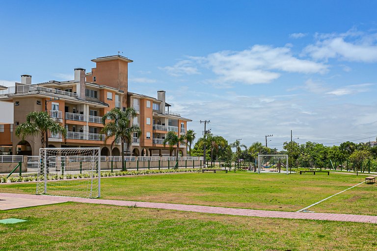 Apto 1Dorm, Churrasqueira e varanda, 200m da praia