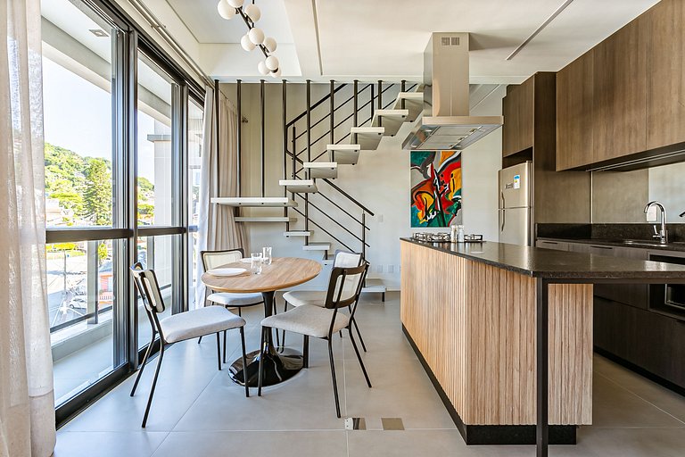 Duplex moderno com ótima localização | Centro