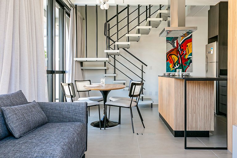 Duplex moderno com ótima localização | Centro