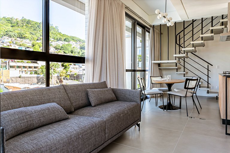 Duplex moderno com ótima localização | Centro