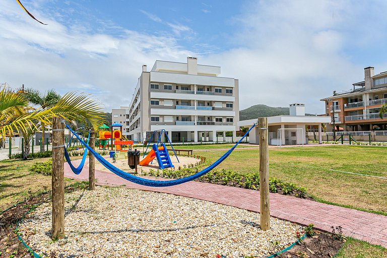 Apto 1 com churrasqueira a 200 m da praia