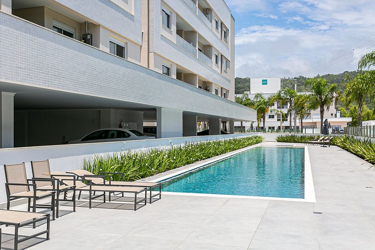 Apto 1Dorm, Churrasqueira e varanda, 200m da praia