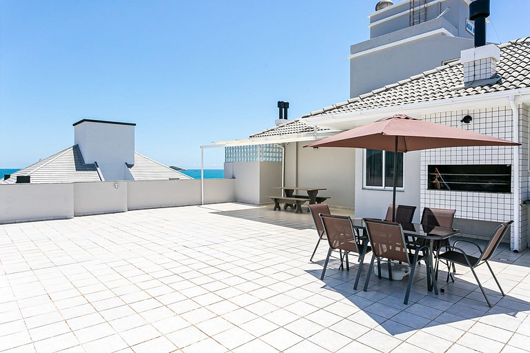 Estúdio completo a passos da praia | Ingleses