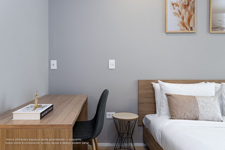 Estúdio com sacada em prédio com academia