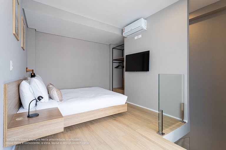 Duplex com sacada próximo à estação Trianon-MASP