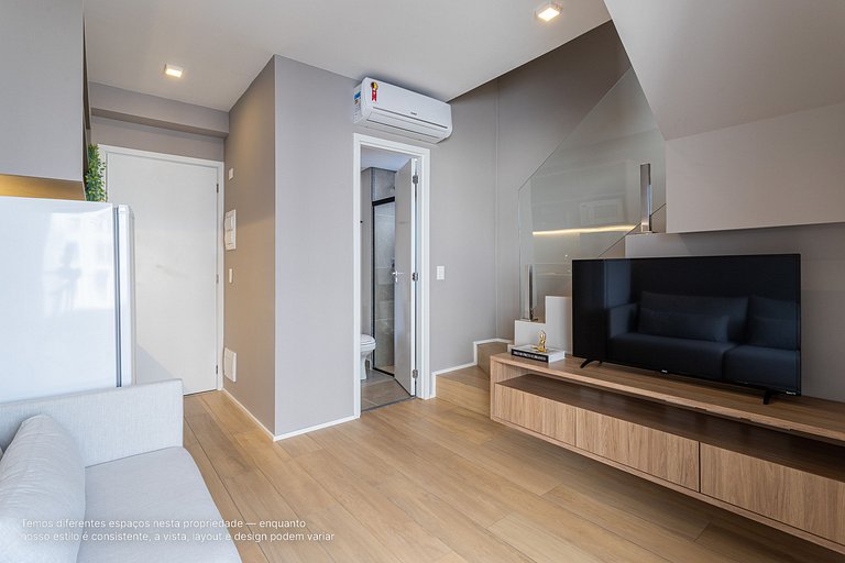Duplex com sacada próximo à estação Trianon-MASP
