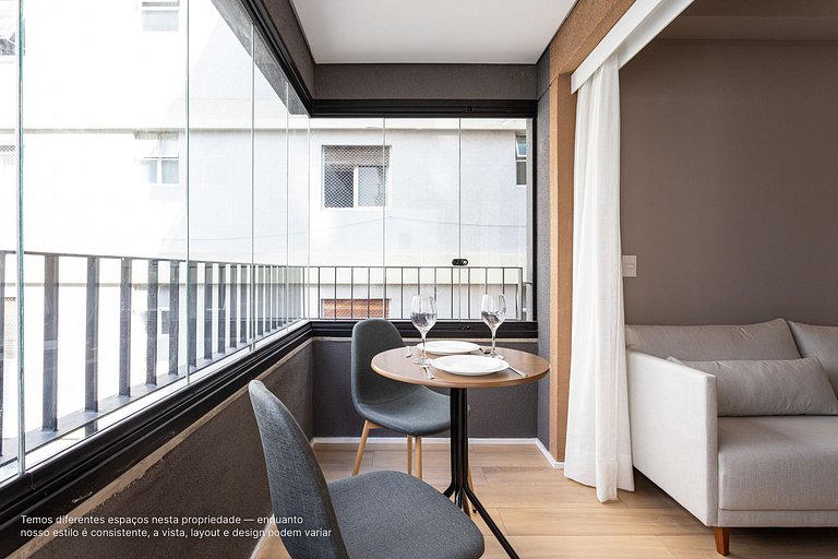 Duplex com sacada próximo à estação Trianon-MASP