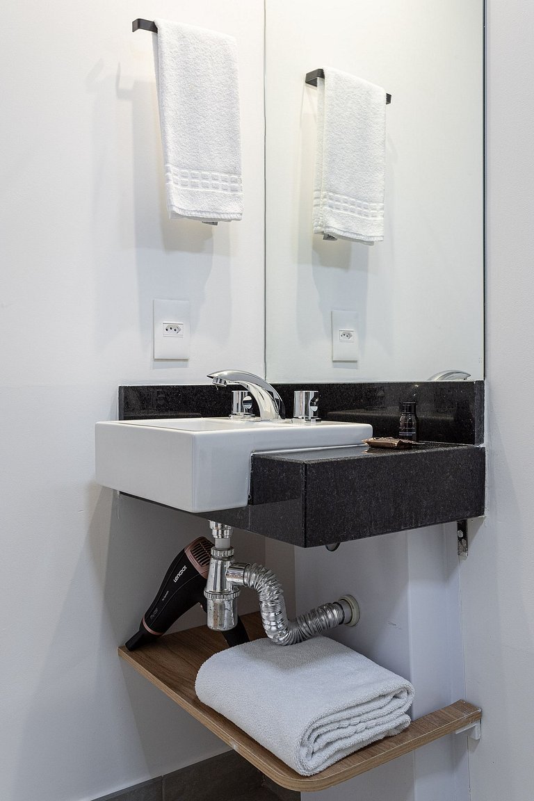 Estúdio a passos da Paulista, Prédio recém-lançado