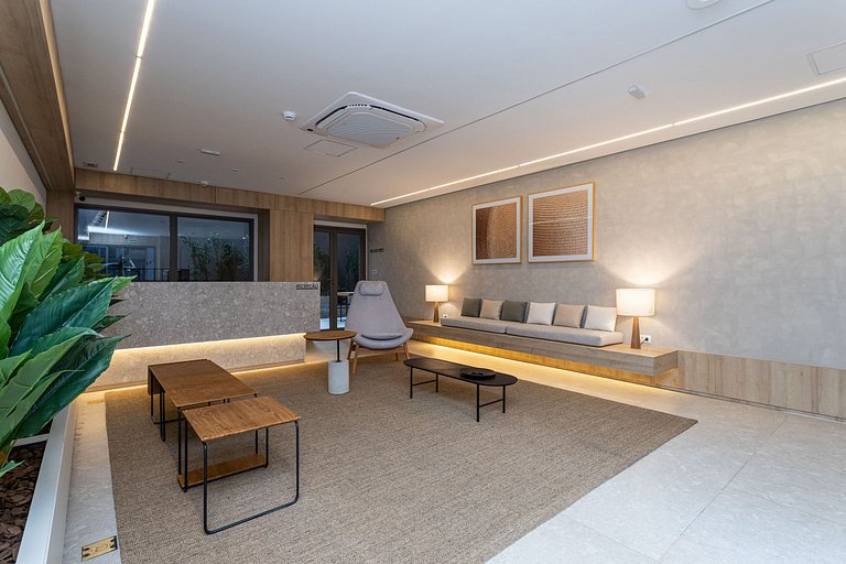 Studio com varanda a 2 minutos da Paulista
