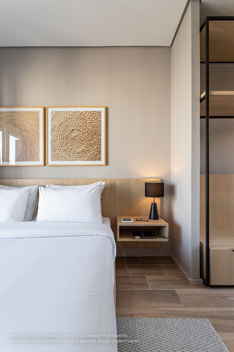 Duplex com varanda a uma quadra da Av Paulista