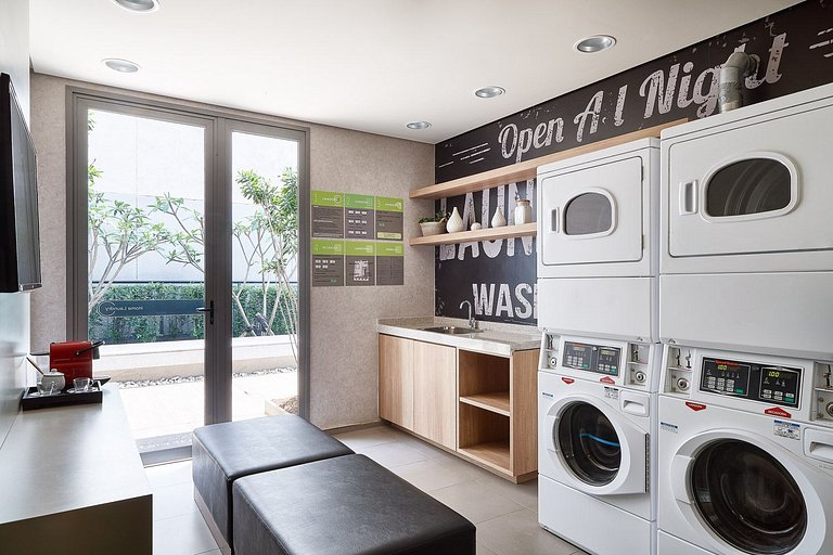 Studio c varanda, melhor localização de Pinheiros
