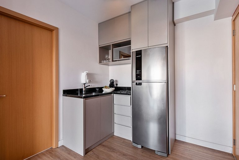 Apartamento c/ Terraço ao lado do Metrô Faria Lima
