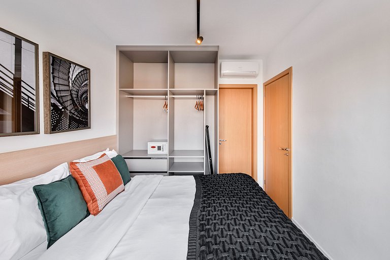 Apartamento c/ Terraço ao lado do Metrô Faria Lima