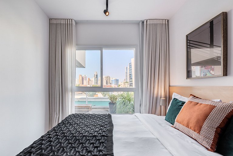 Apartamento c/ Terraço ao lado do Metrô Faria Lima