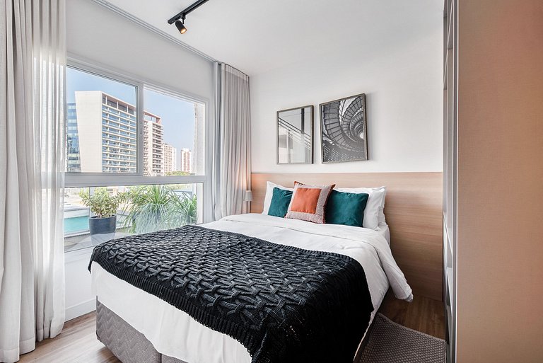 Apartamento c/ Terraço ao lado do Metrô Faria Lima