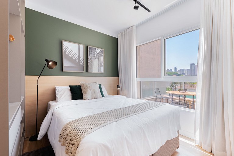 Apartamento c/ Terraço a metros da Faria Lima