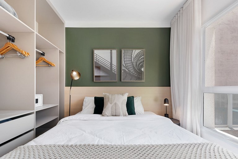 Apartamento c/ Terraço a metros da Faria Lima