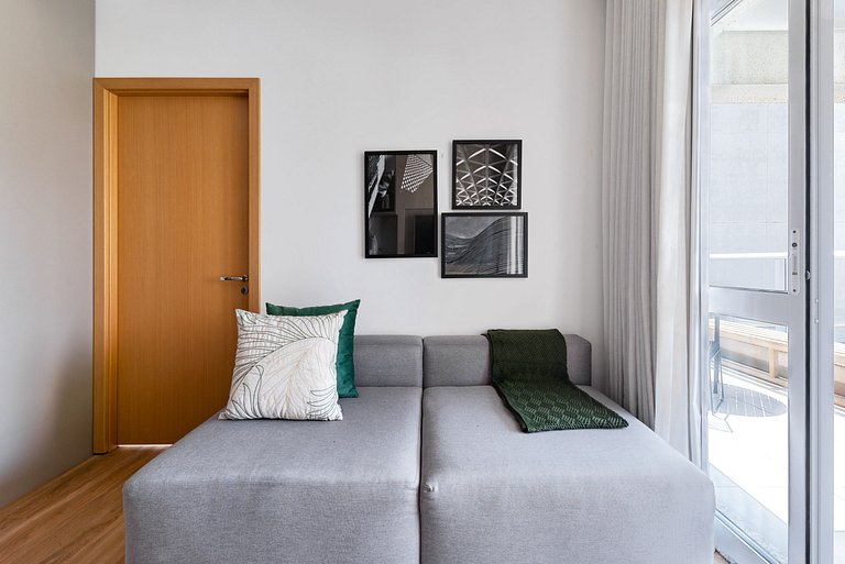 Apartamento c/ Terraço a metros da Faria Lima
