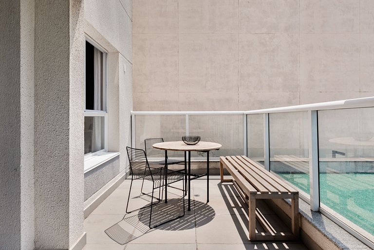 Apartamento c/ Terraço a metros da Faria Lima
