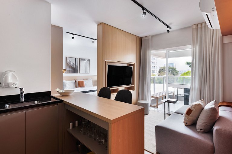 Studio completo com Sacada em Pinheiros