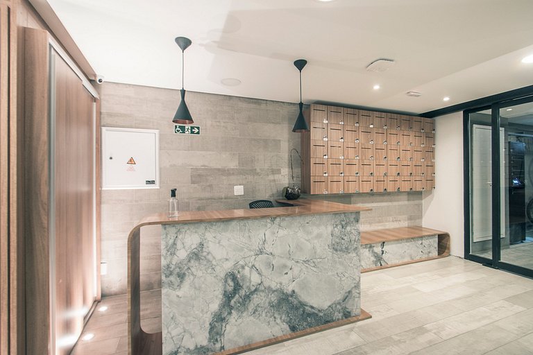 Studio c varanda, academia | Próx Av Santo Amaro