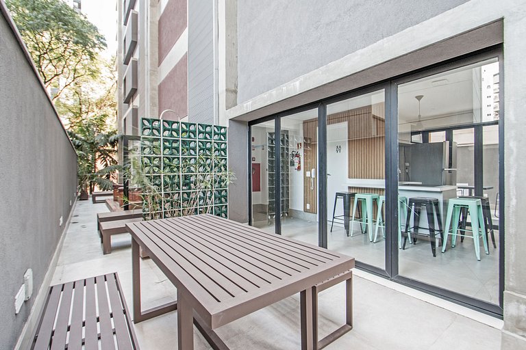 Estúdio em prédio moderno próximo ao Pq Ibirapuera