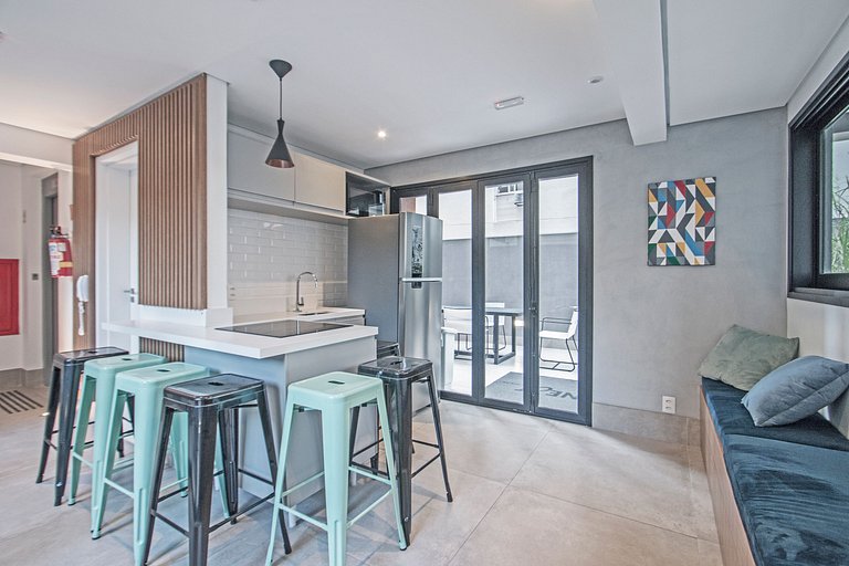 Estúdio em prédio moderno próximo ao Pq Ibirapuera