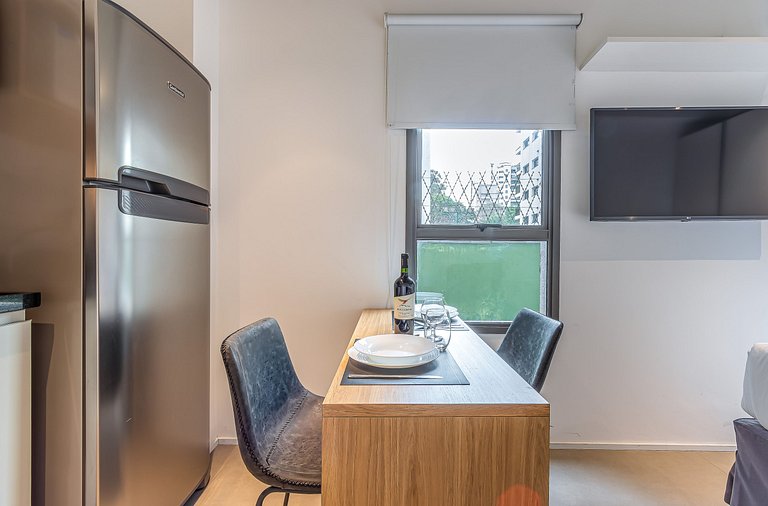Studio em prédio moderno próximo ao Pq Ibirapuera