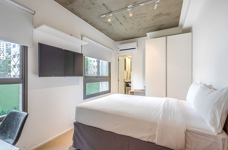 Studio em prédio moderno próximo ao Pq Ibirapuera