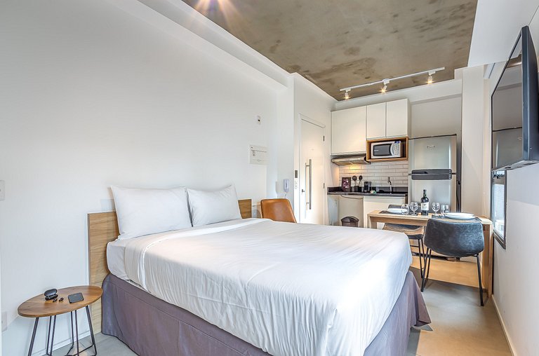 Studio em prédio moderno próximo ao Pq Ibirapuera