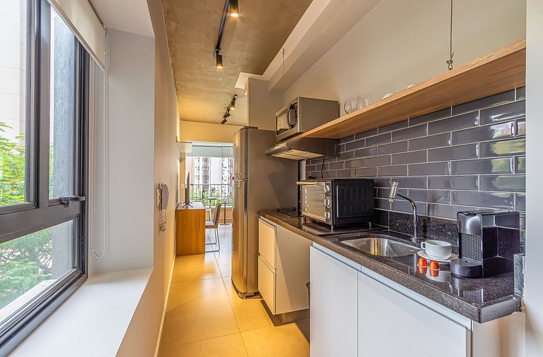 Studio c varanda, academia | Próx Av Santo Amaro