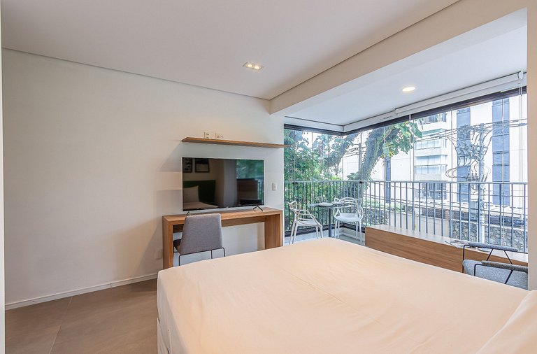 Apto c varanda e cama casal– Vl Nova Conceição