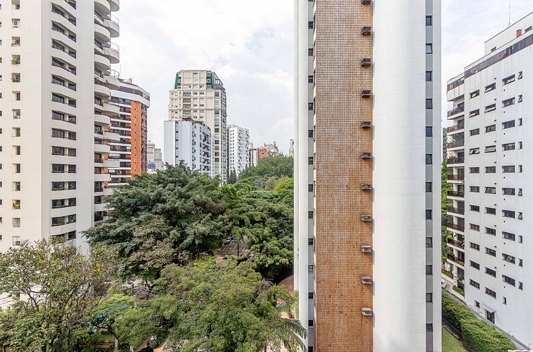 Apto em prédio completo próximo a Faria Lima