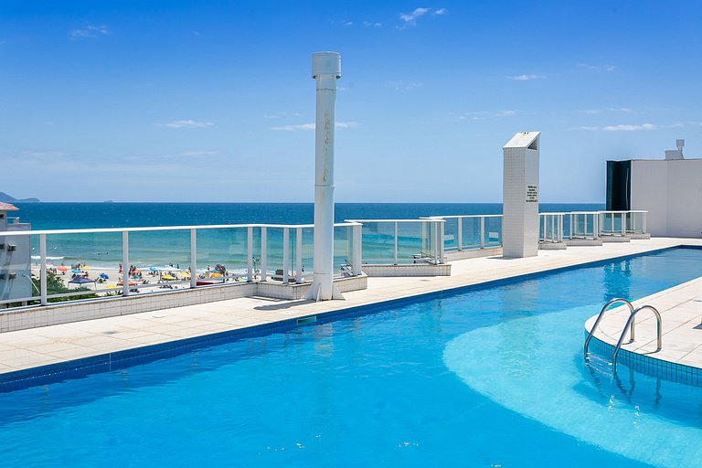 Apto 2 quartos na beira da praia com churrasqueira