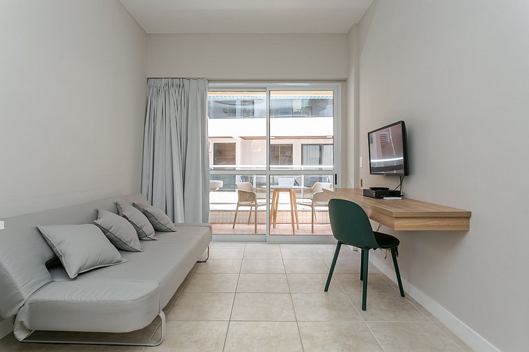 Apto 2 quartos na beira da praia com churrasqueira