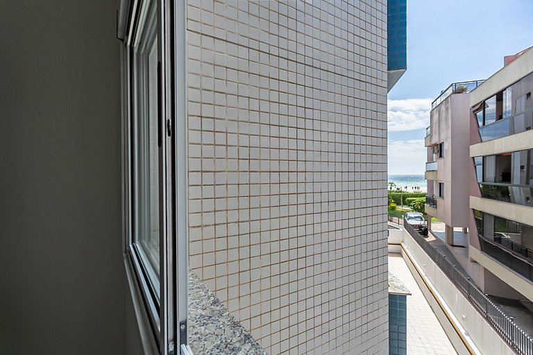 Apto 2 quartos na beira da praia com churrasqueira