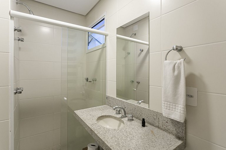 Apto 2 quartos na beira da praia com churrasqueira