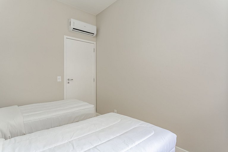 Apto 2 quartos na beira da praia com churrasqueira